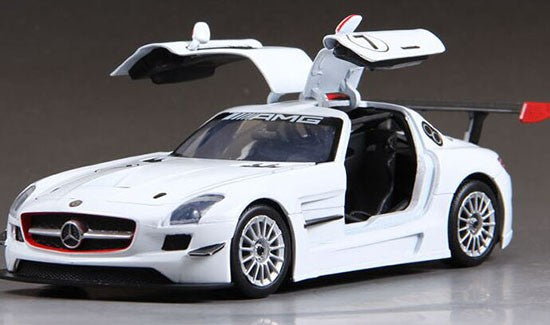 Motormax 1/24 Mercedes Benz SLS AMG GT3 (White)
