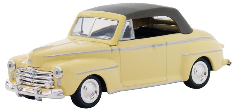 Motormax 1/43 1948 Ford Deluxe (Cream)