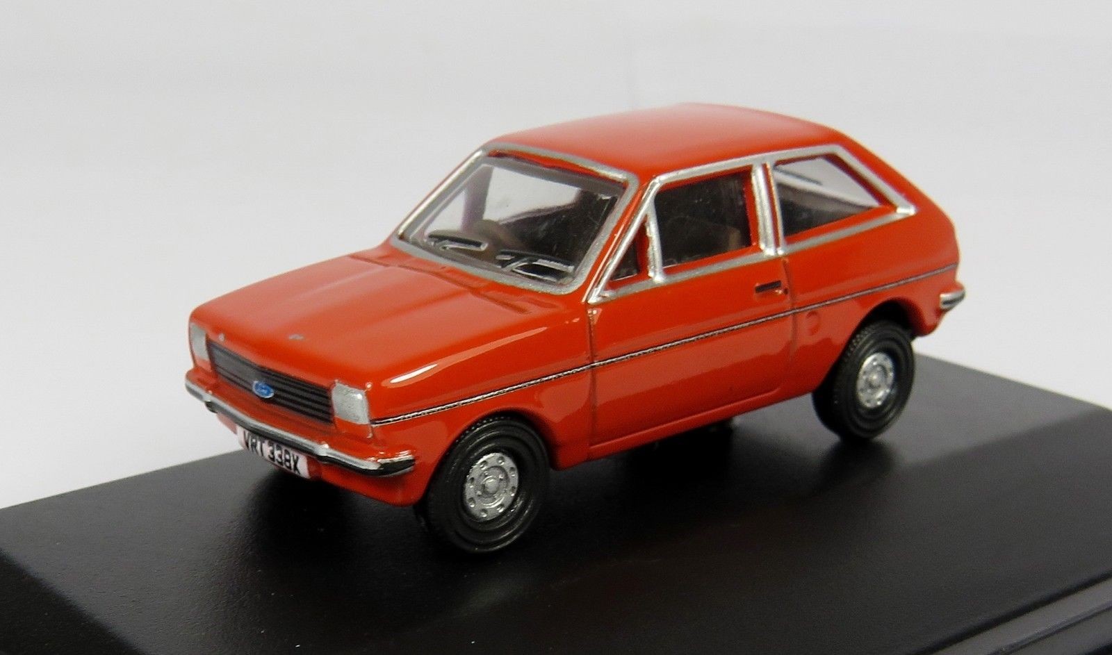 Oxford 1/76 Ford Fiesta Mk1 (Terracotta)
