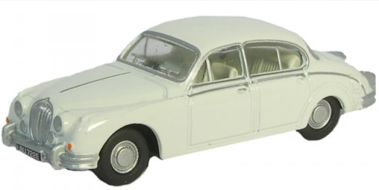 Oxford 1/76 Jaguar MK II (Old English White) 76JAG2002