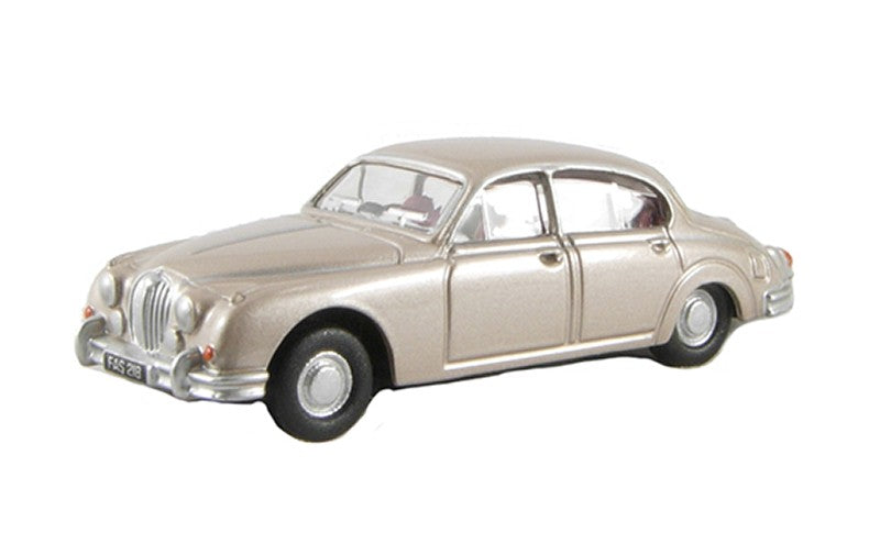 Oxford 1/76 Jaguar MK II (Opalescent Golden Sand) 76JAG2006