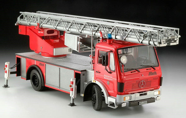 Revell DLK 23-12 Mercedes Benz 1422b Metz Drehleiter 1:24 (Neu (gemäss