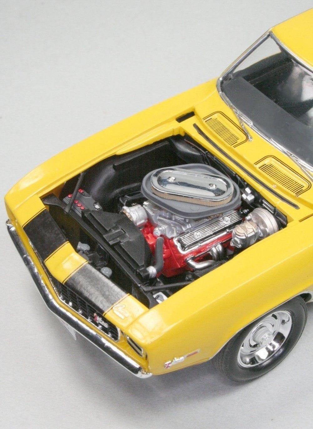 Revell 1/25 '69 Camaro Z/28 RS Kit