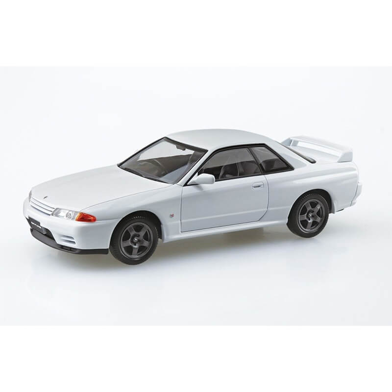 Aoshima 1/32 Nissan R32 Skyline GT-R (Crystal White) Snap Kit