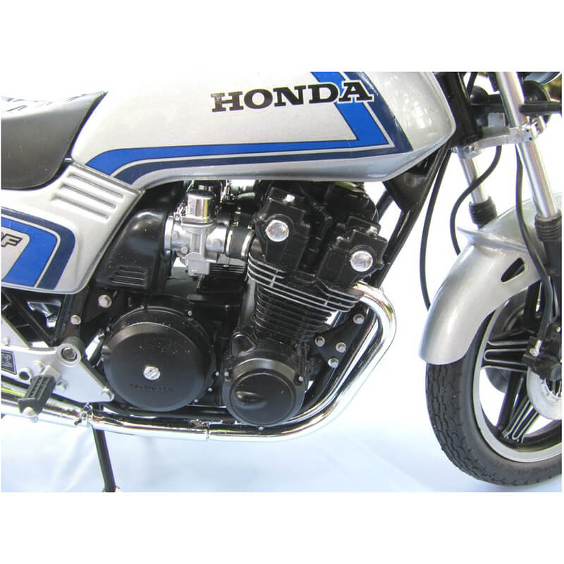 Honda CB750F Custom Tuned 1/12 Tamiya - 14066 Honda CB750F Custom Tuned 1/12 Tamiya - 14066