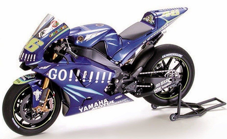 Tamiya 1/12 Yamaha YZR-M1 '04 No.46/No.17 Kit TA-14098