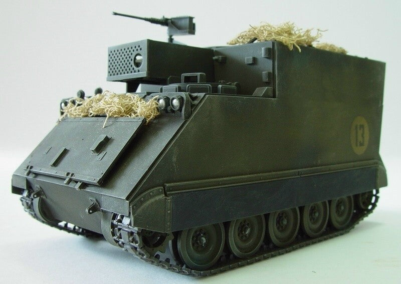 Tamiya 1/35 Commad Post Car M577 Kit