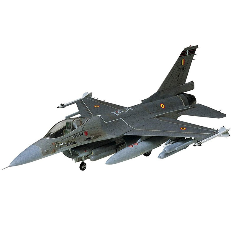Tamiya 1/72 Fighting Falcon F16 Kit