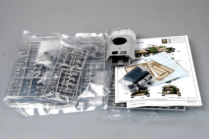 Trumpeter 1/35 ASLAV-25 (Australia Military Reconnaissance) Kit TR-00392