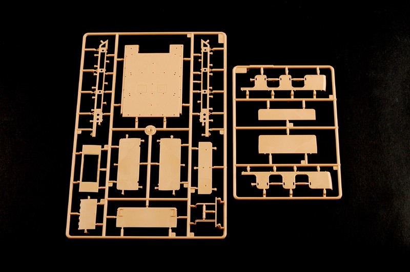 Trumpeter 1/35 German Sd.Kfz.6 Halbkettenzugmaschine Pionierausfuhrung Kit TR-05530