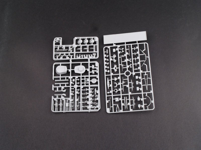 Trumpeter 1/350 Battleship HMS Queen Elizabeth  Kit TR-05324