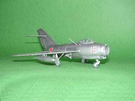 Trumpeter 1/48 Mikoyan-Gurevich MiG-15 bis Fagot-B Kit
