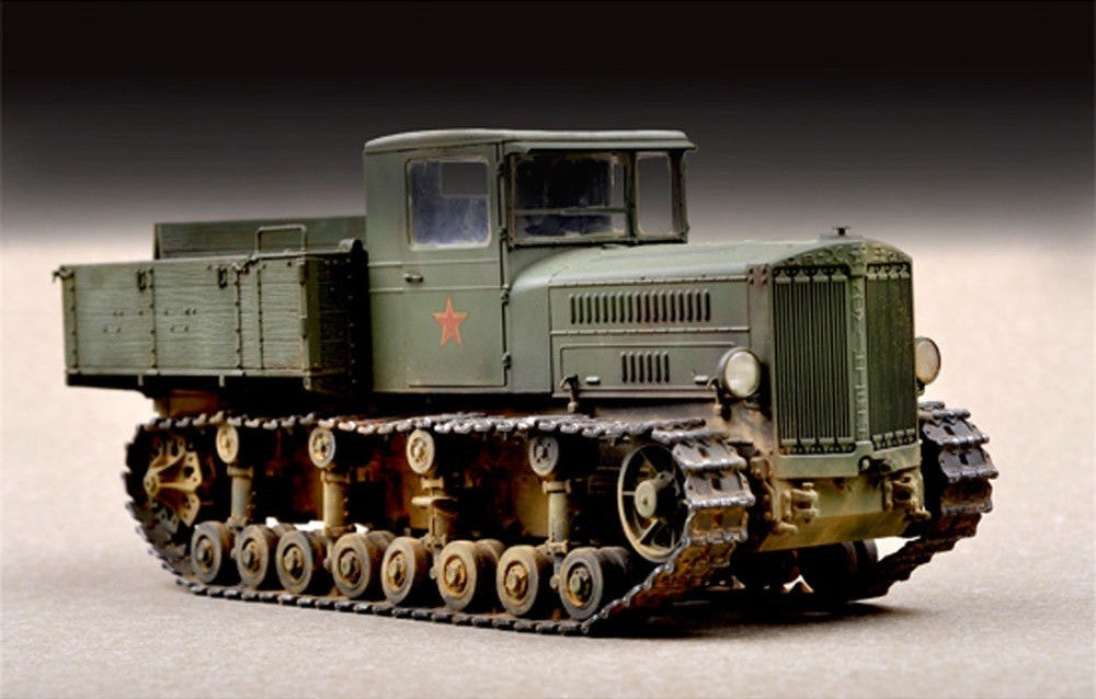 Trumpeter 1/72 Soviet Komintern Artillery Tractor Kit