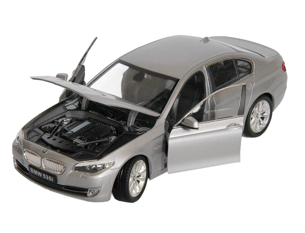 Welly 1/24 BMW 535i (Silver) W24026